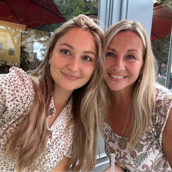 Meet your Posher, Meredith - Picture 9 of 11